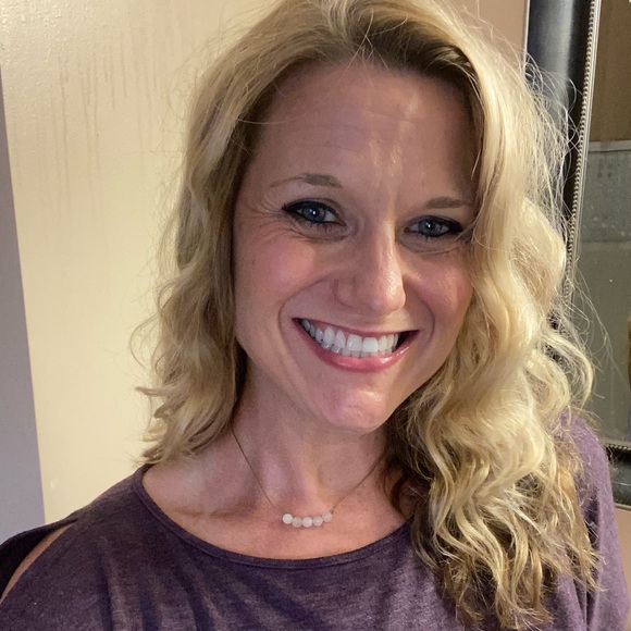 Meet your Posher, Cathy - Picture 1 of 1